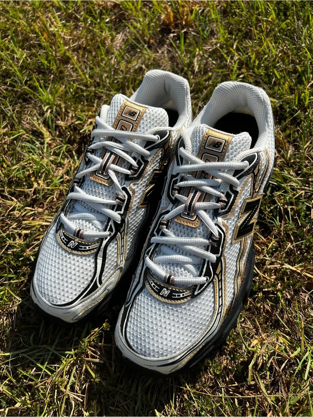 CLEAN New Balance size 11 Womens 740 Gold White Running shoes